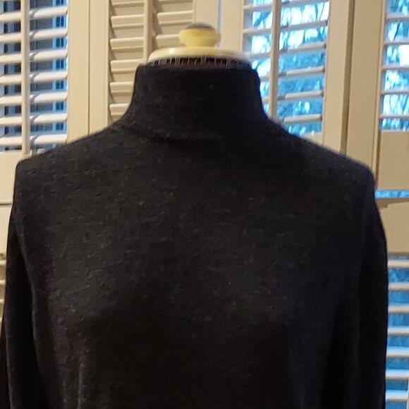 Peruvian Connection NWOT Dark Heather Gray Mock Turtleneck Sweater Size M - Picture 2 of 6